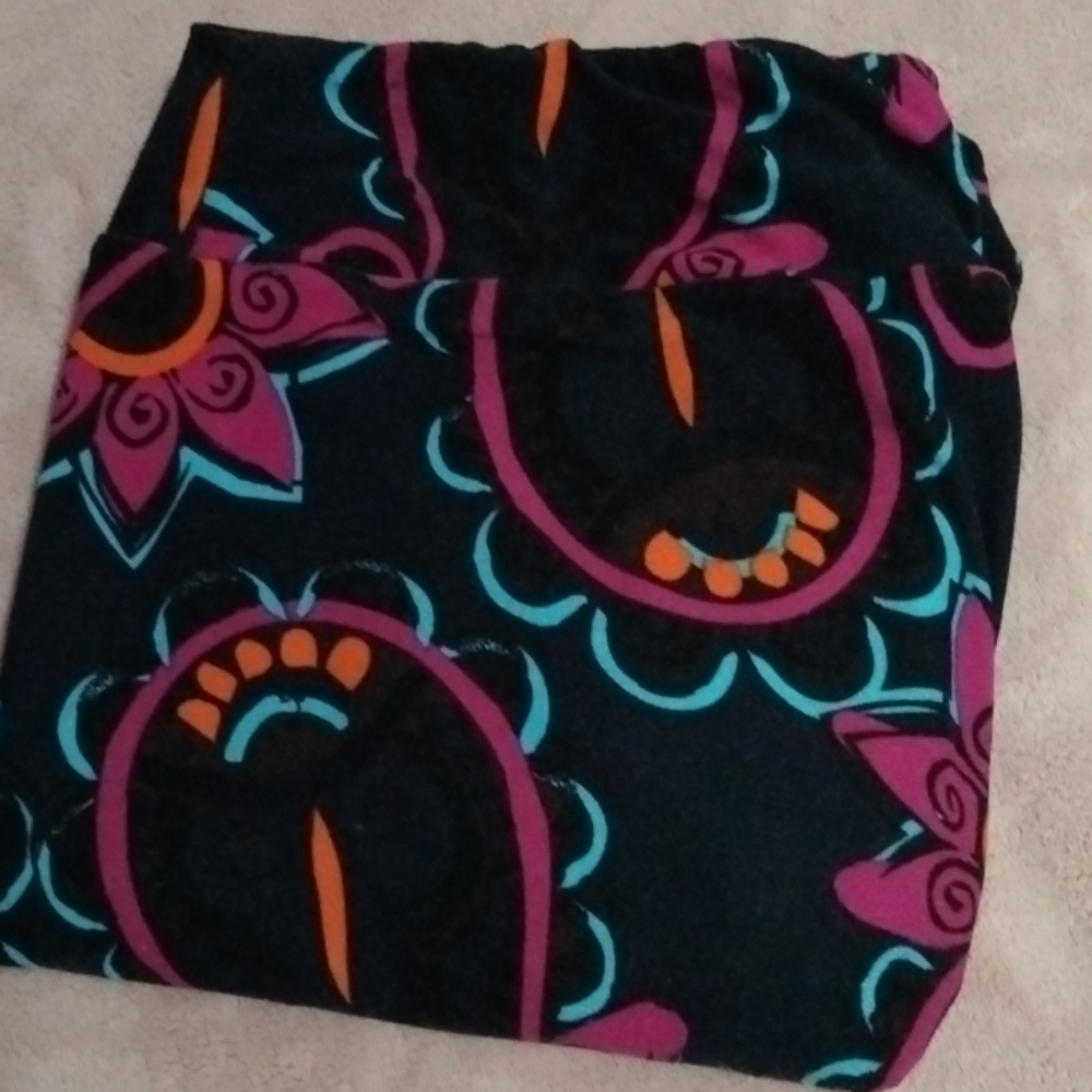 Lularoe Leggings TC (tall&curvy)